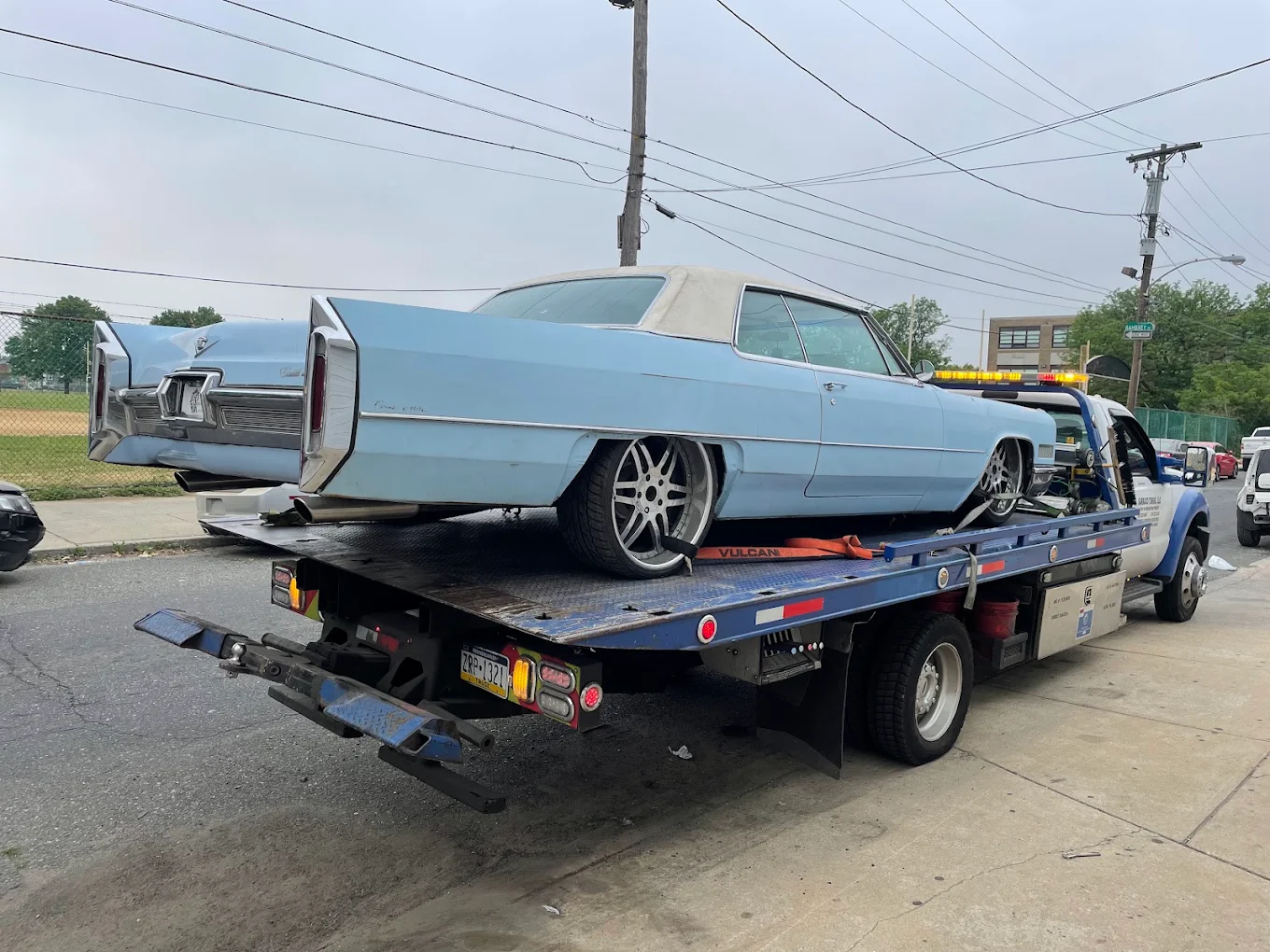 Commercial towing service